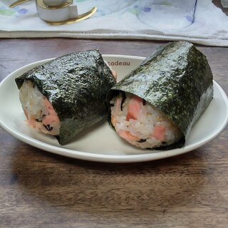 鮭と塩昆布のおにぎり